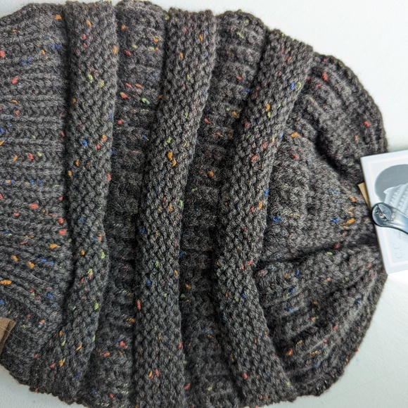 NWT C.C. Messy Bun Beanie - Picture 3 of 4